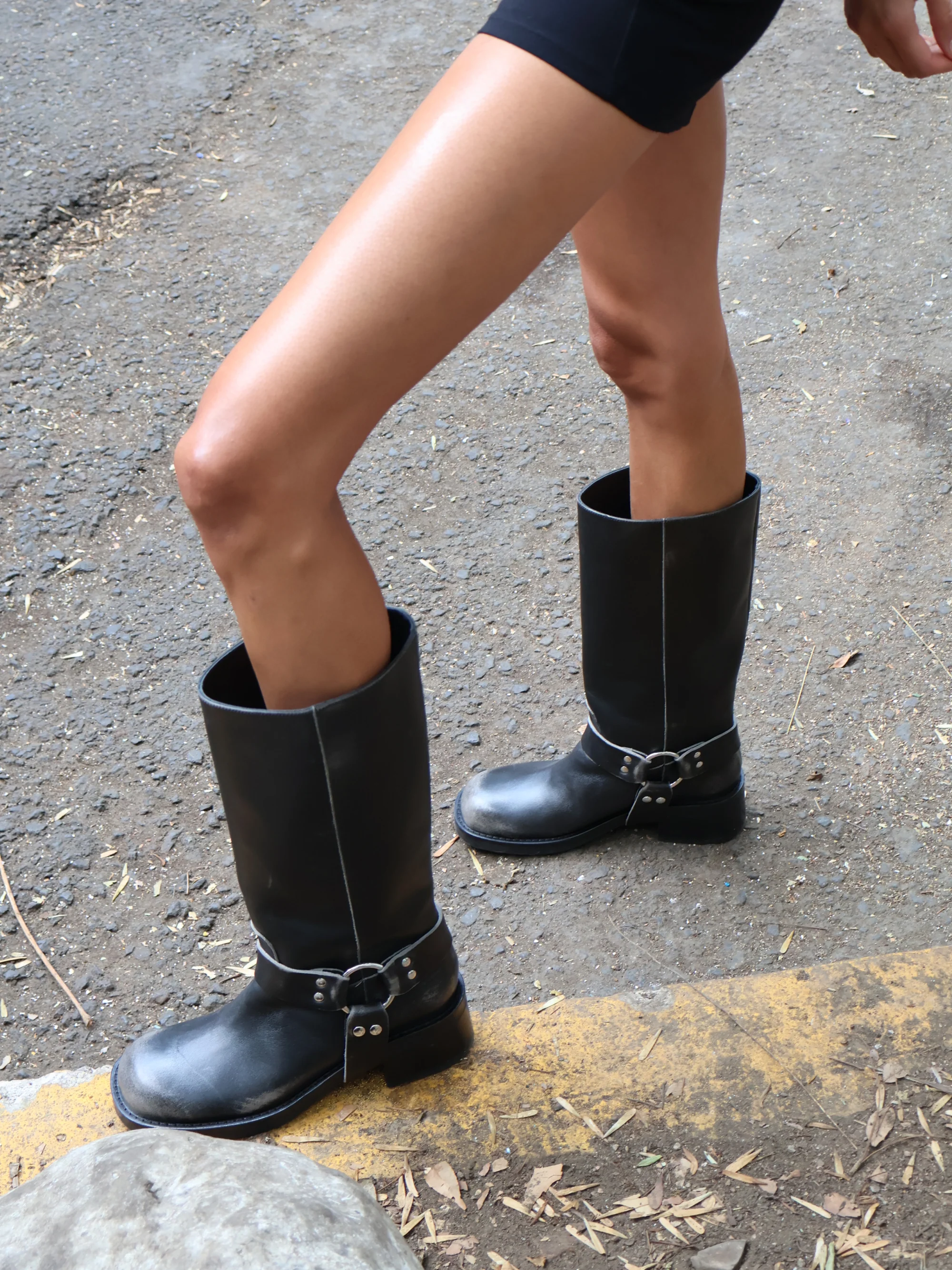 Lucca Black Boot - Image 4